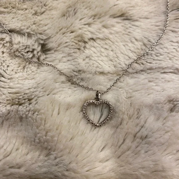 💝Sterling Silver Beautiful Heart Necklace From Something Silver - Picture 3 of 6